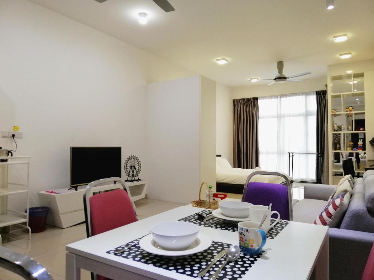Delight Homestay Twin Galaxy Johor Bahru Esterno foto